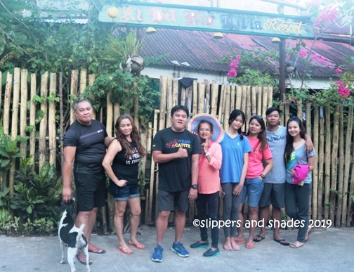 saying thank you and good-bye to Caramoan and to our hosts, Kuya Allan and Ate rose